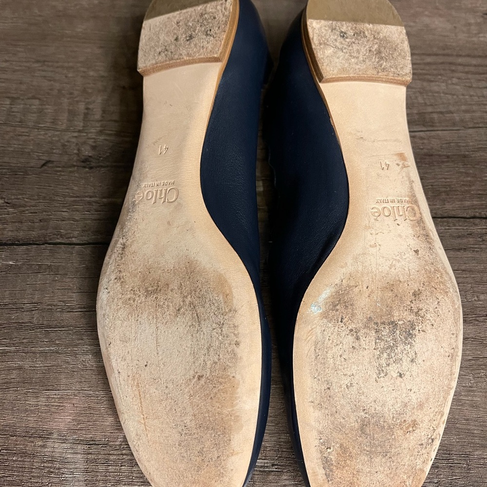 Chloe like new flats - Picture 6 of 8